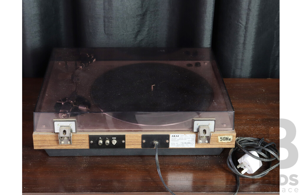 Akai AP-003 Belt Driven Turntable