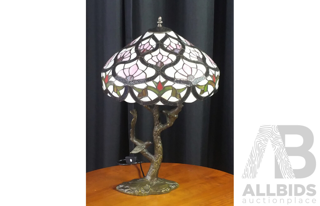 Tiffany Style Table Lamp with Faux Leadlight Shade and Bird Themed Base