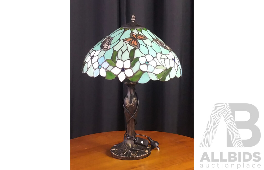 Tiffany Style Table Lamp with Faux Leadlight Shade