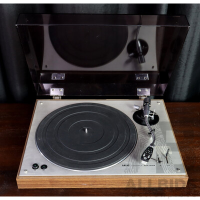 Akai AP-003 Belt Driven Turntable