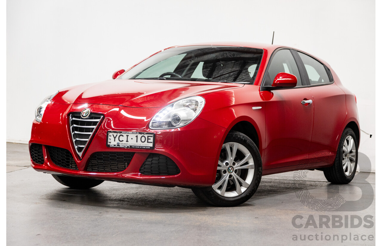 2/2015 Alfa Romeo Giulietta Progression Hatchback Alfa Red Turbo 1.4L