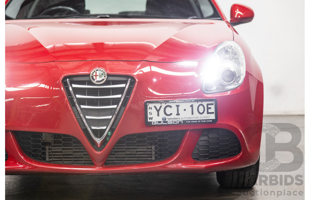 2/2015 Alfa Romeo Giulietta Progression Hatchback Alfa Red Turbo 1.4L