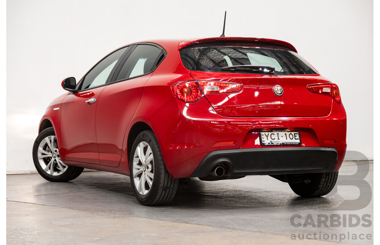 2/2015 Alfa Romeo Giulietta Progression Hatchback Alfa Red Turbo 1.4L