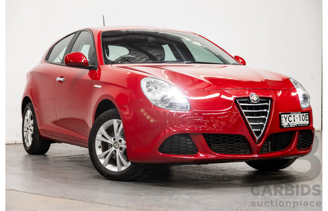 2/2015 Alfa Romeo Giulietta Progression Hatchback Alfa Red Turbo 1.4L