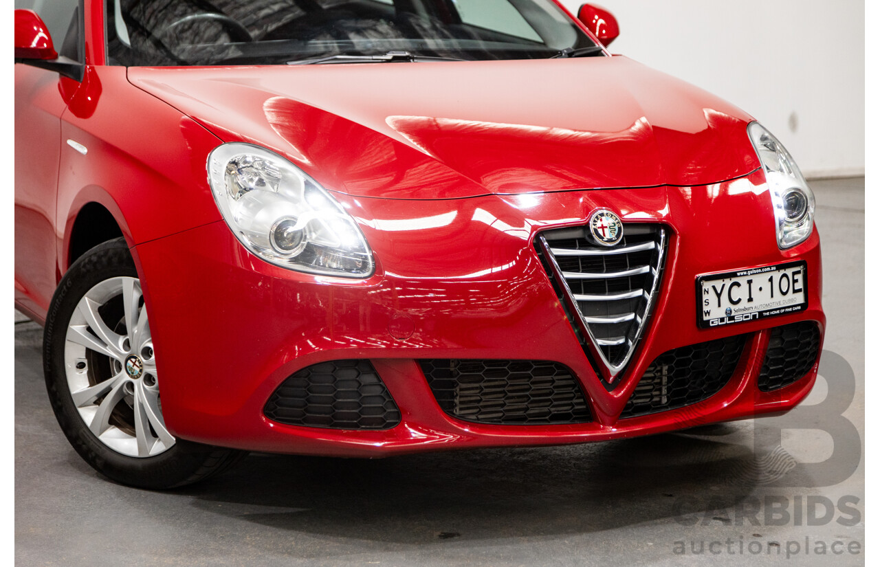 2/2015 Alfa Romeo Giulietta Progression Hatchback Alfa Red Turbo 1.4L