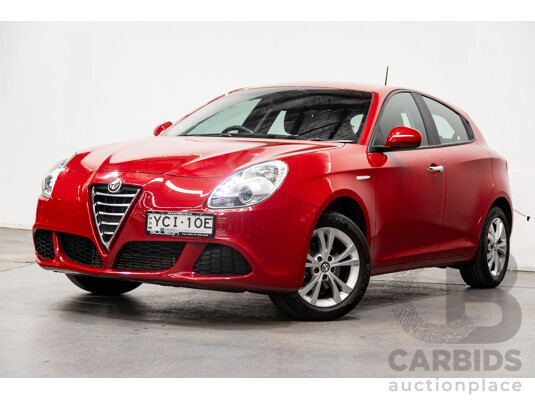 2/2015 Alfa Romeo Giulietta Progression Hatchback Alfa Red Turbo 1.4L