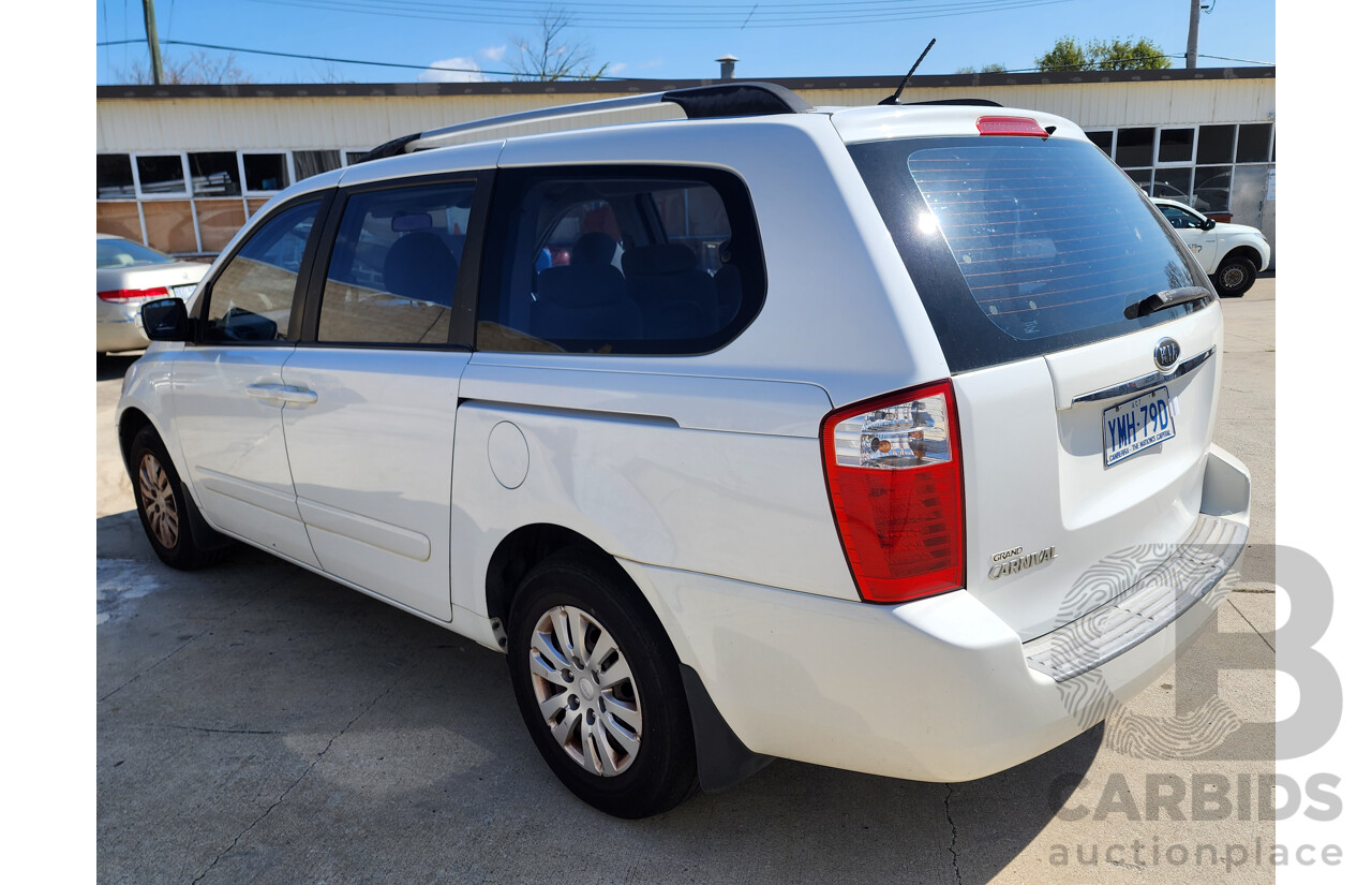 6/2010 Kia Grand Carnival EXE VQ 4d Wagon White 3.8L