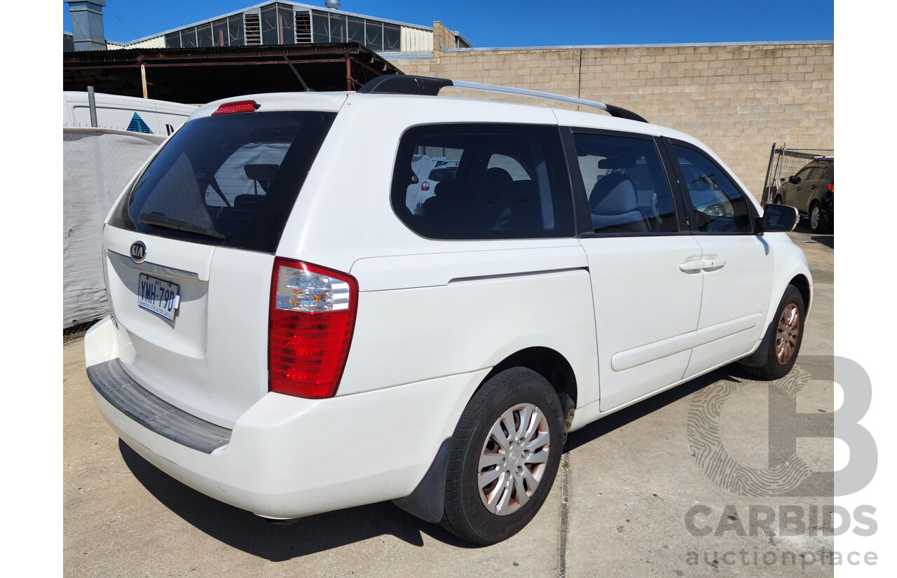 6/2010 Kia Grand Carnival EXE VQ 4d Wagon White 3.8L