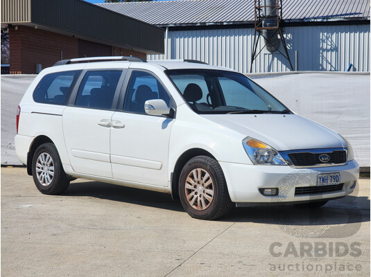 6/2010 Kia Grand Carnival EXE VQ 4d Wagon White 3.8L