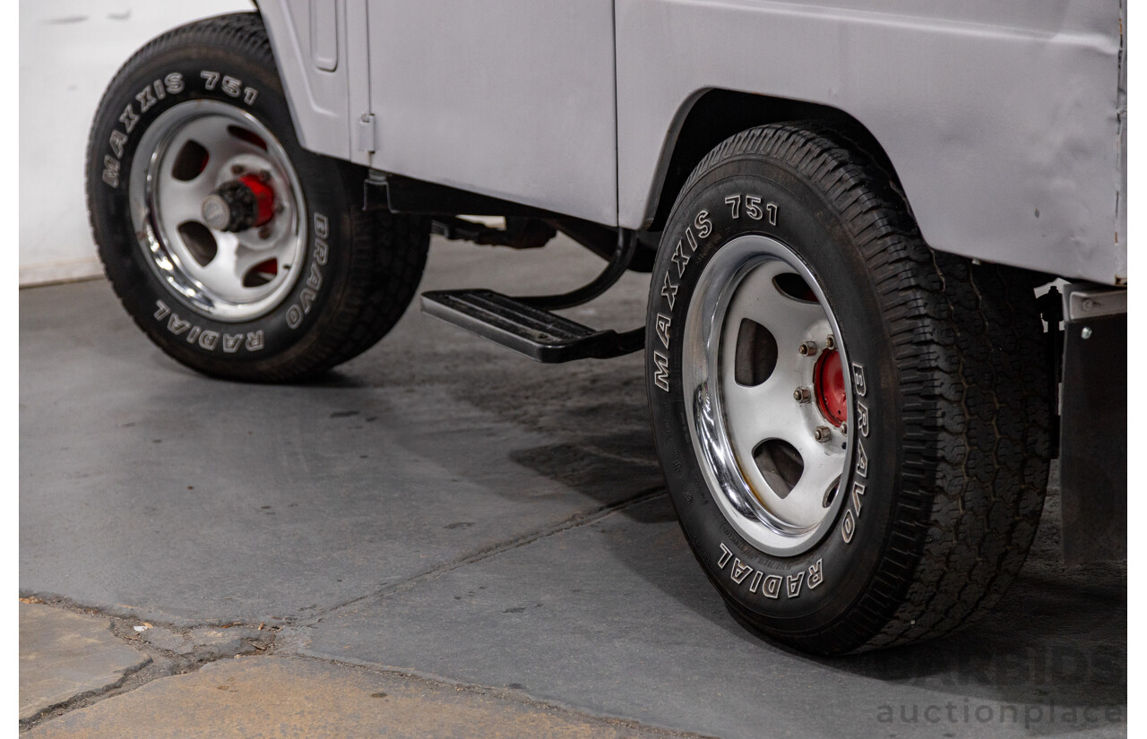 10/1976 Nissan Patrol G60 SWB (4x4) 2d Softtop Primer 4.0L