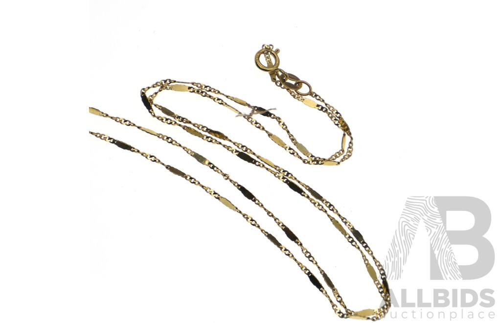 9ct Fancy Twist Link Chain, 40cm Long, 1.10 Grams