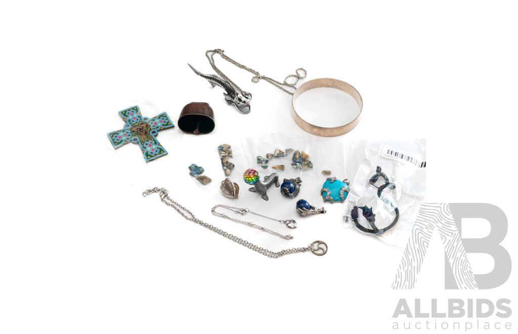 Collection of Jewellery Items & Curios Including Pewter Seal Sculpture & Polished Paua Shell Pieces for Jewellery Making