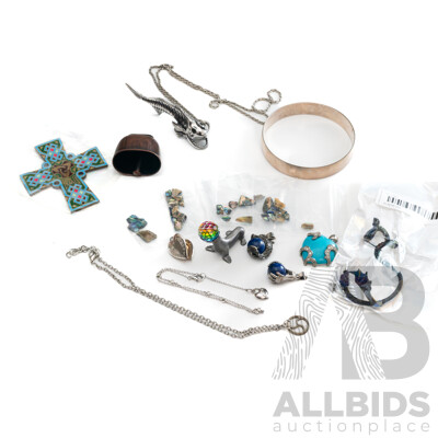 Collection of Jewellery Items & Curios Including Pewter Seal Sculpture & Polished Paua Shell Pieces for Jewellery Making