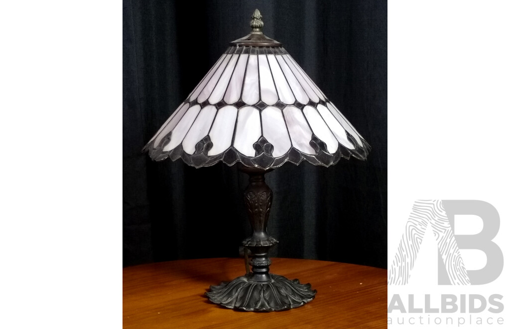 Leadlight Table Lamp