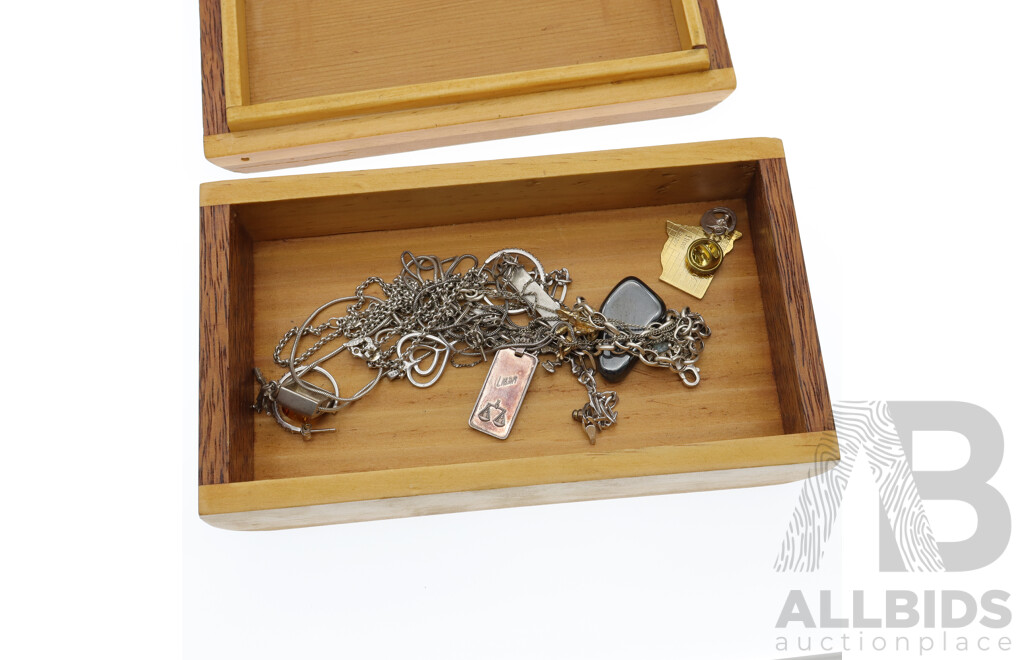 Collection of Sterling Silver Jewellery in Handmade Wooden Box with Fitted Lid, 48.43 Grams 925