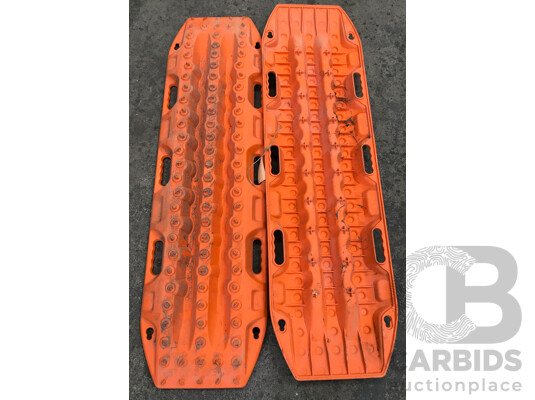 Pair of MAXTRAX Signature Orange Recovery Boards