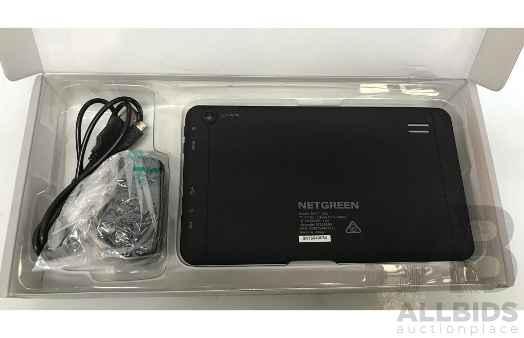 Netgreen (MW-71Q6L) 8GB Quad Core Tablet