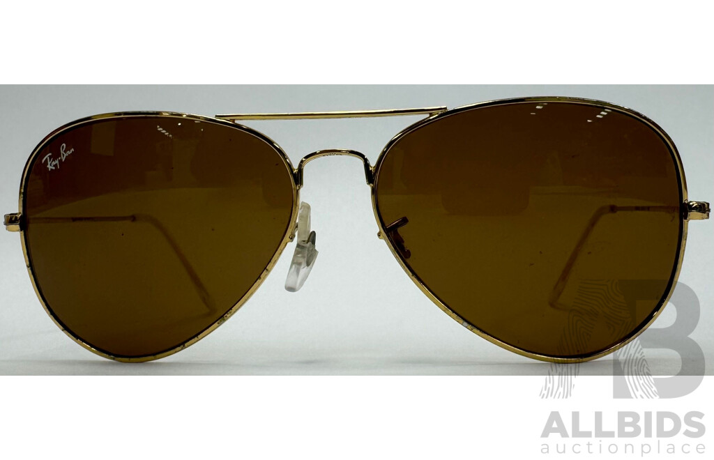 Ray-Ban Aviators Sunglasses