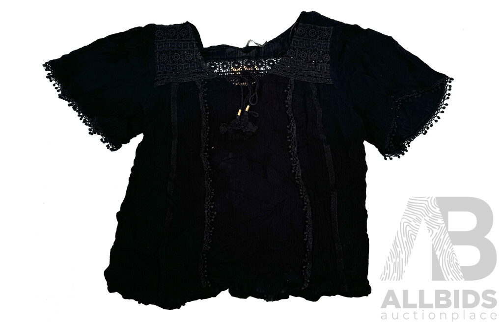 Ishka Top, Short Sleeve V Neck with Lace Trim