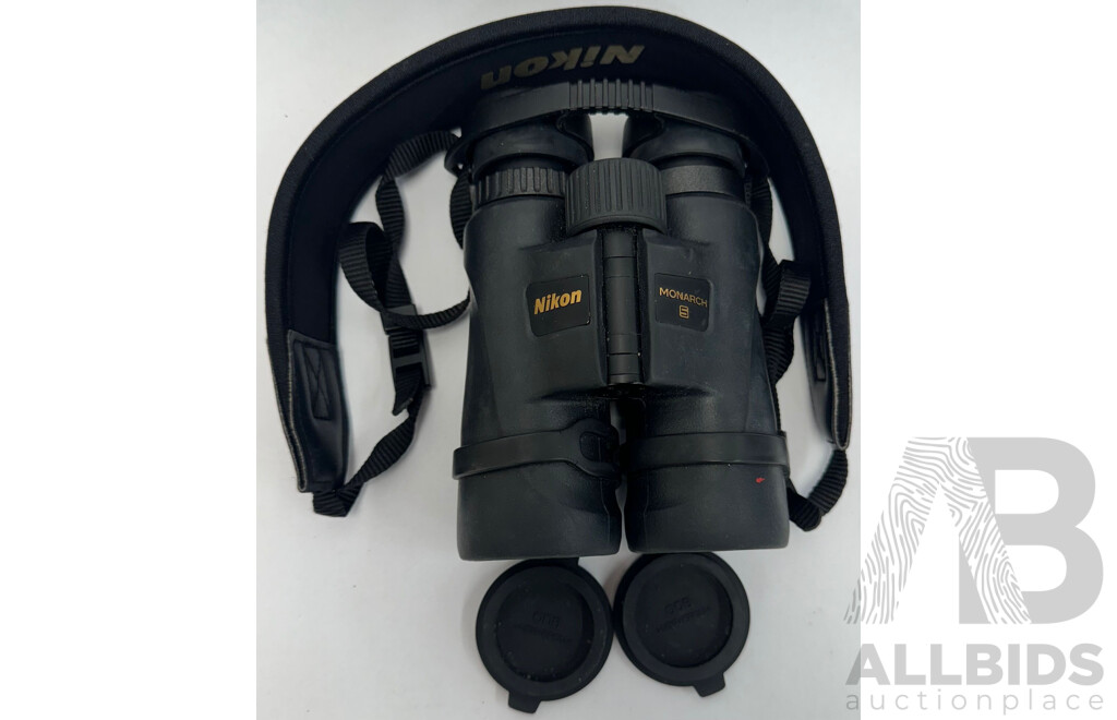 Nikon Monarch 5 Binoculars