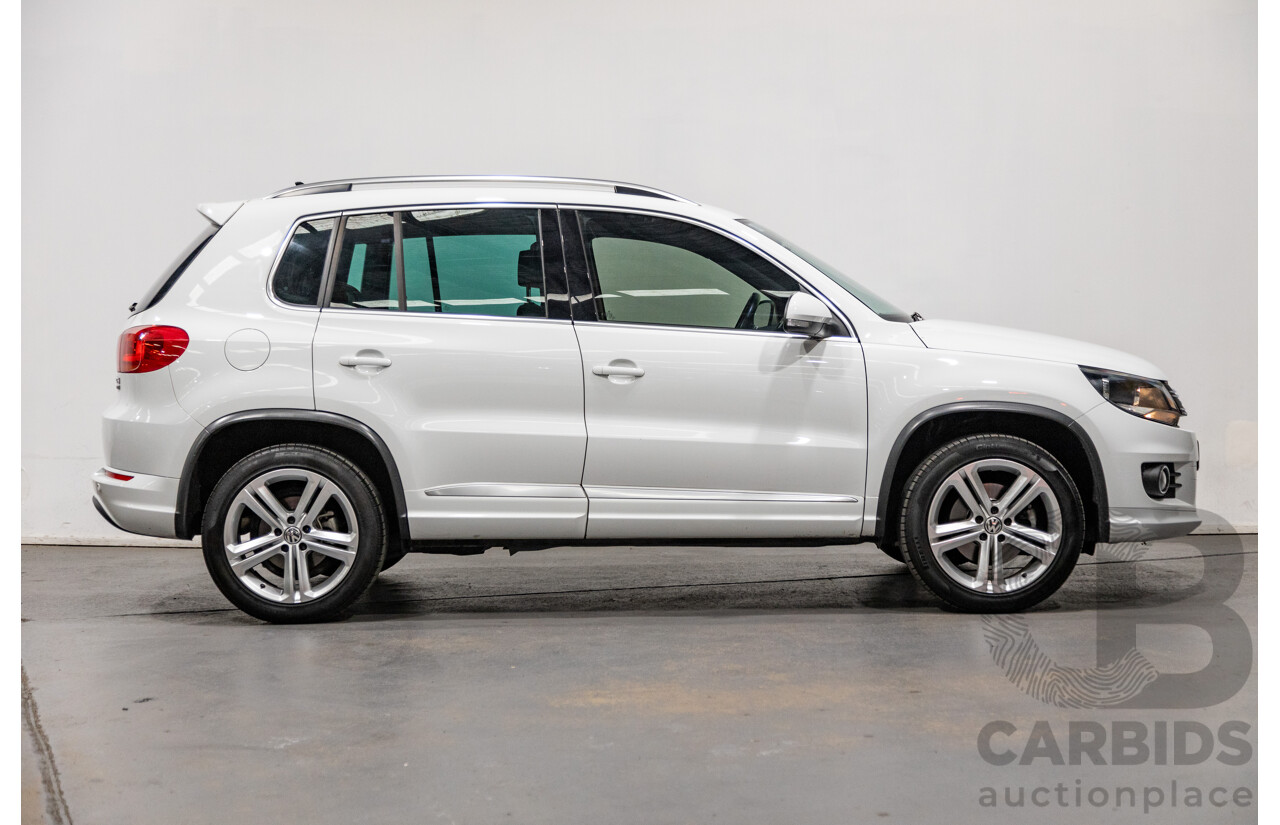 9/2015 Volkswagen Tiguan 155 TSI R-Line (AWD) 5NC MY15 4d Wagon Pure White Turbo 2.0L