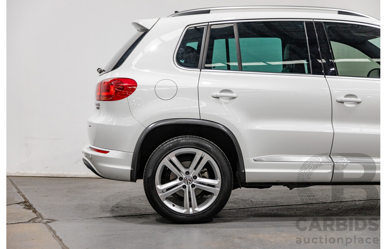 9/2015 Volkswagen Tiguan 155 TSI R-Line (AWD) 5NC MY15 4d Wagon Pure White Turbo 2.0L