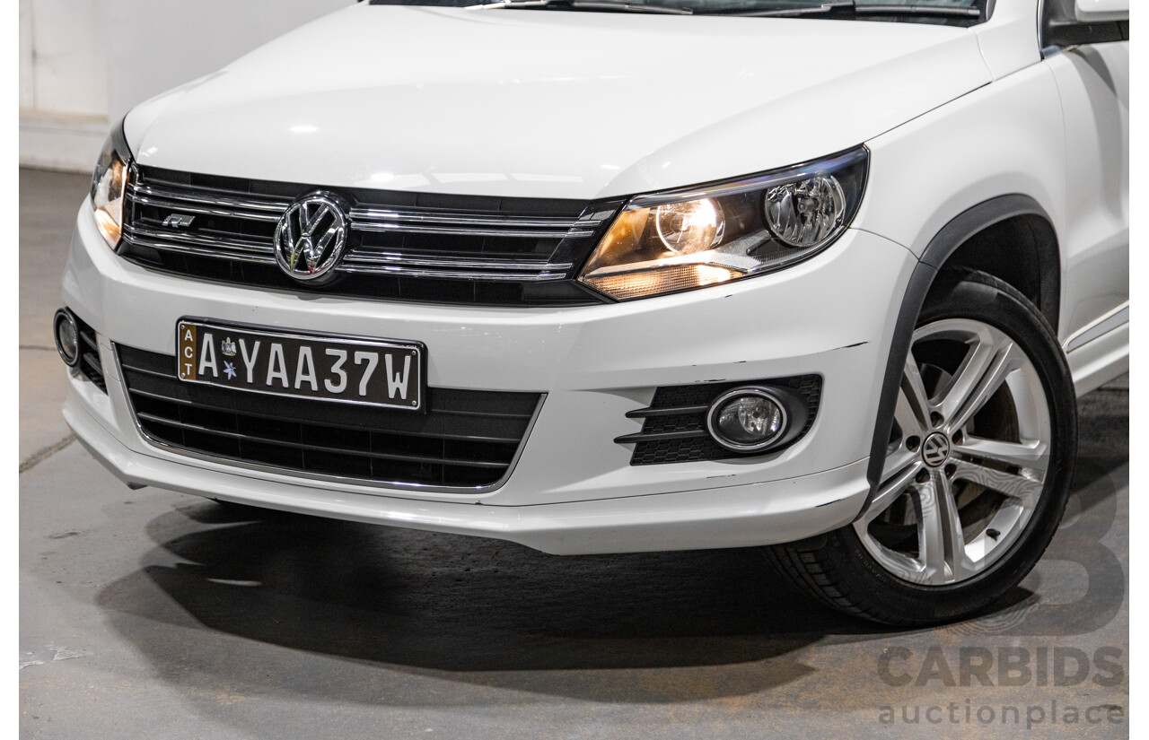 9/2015 Volkswagen Tiguan 155 TSI R-Line (AWD) 5NC MY15 4d Wagon Pure White Turbo 2.0L