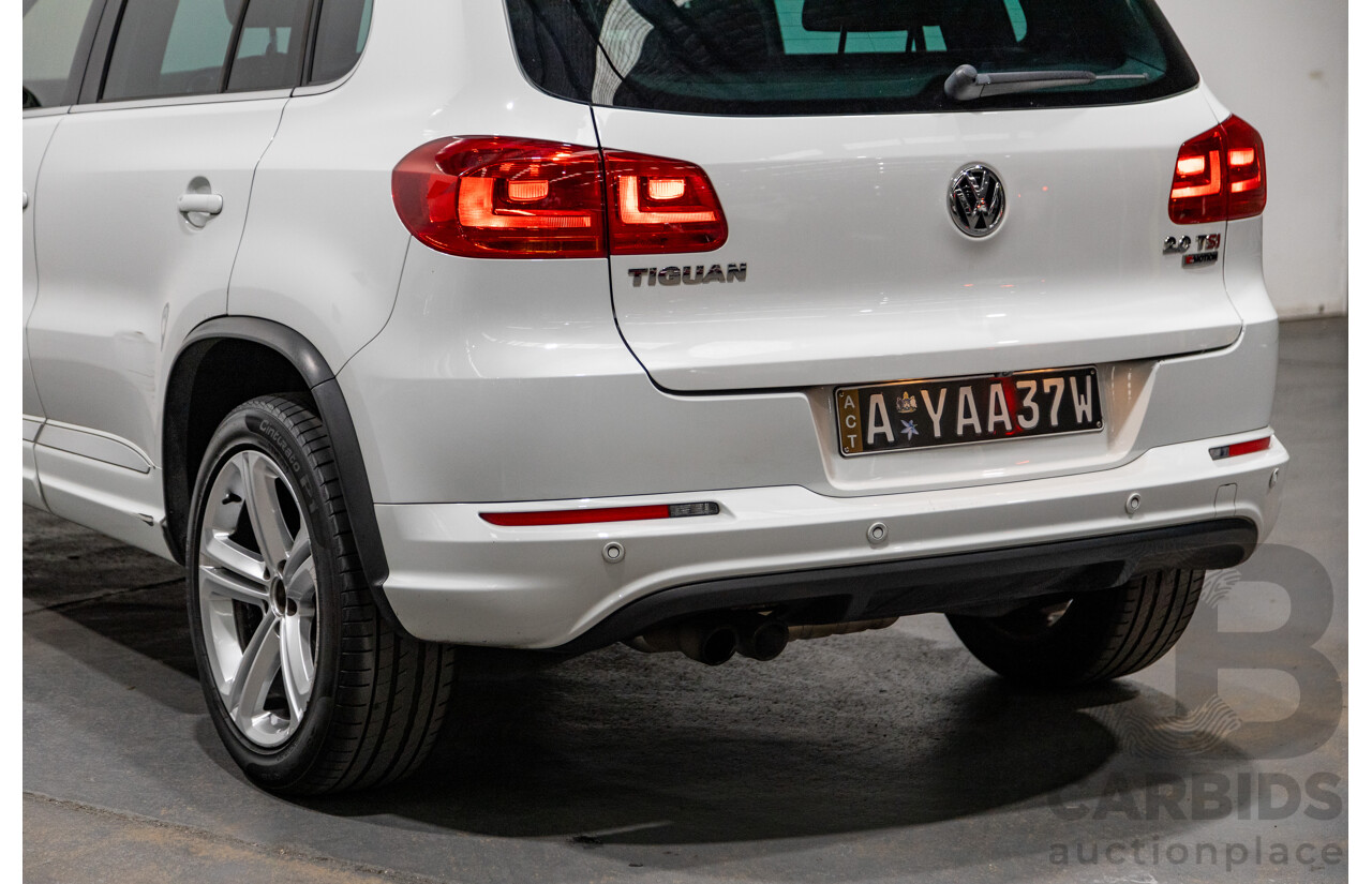 9/2015 Volkswagen Tiguan 155 TSI R-Line (AWD) 5NC MY15 4d Wagon Pure White Turbo 2.0L