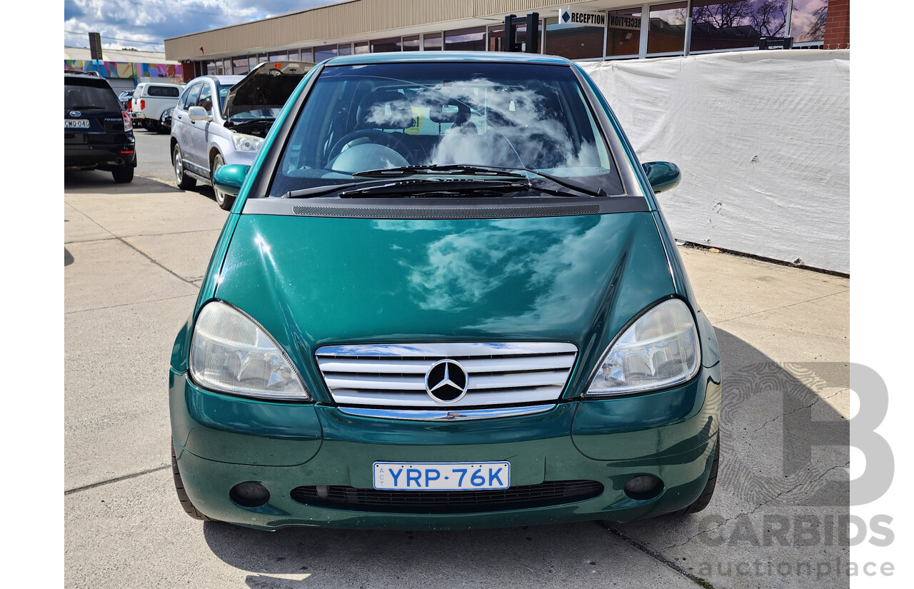 2/2001 Mercedes-Benz A190 Avantgarde W168 5d Hatchback Green 1.9L