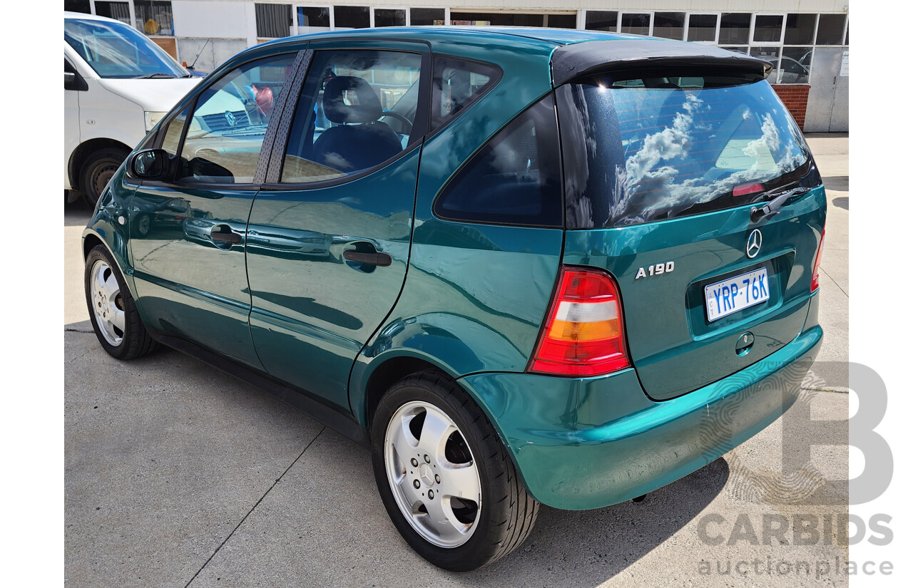 2/2001 Mercedes-Benz A190 Avantgarde W168 5d Hatchback Green 1.9L