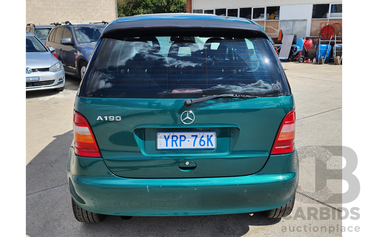 2/2001 Mercedes-Benz A190 Avantgarde W168 5d Hatchback Green 1.9L