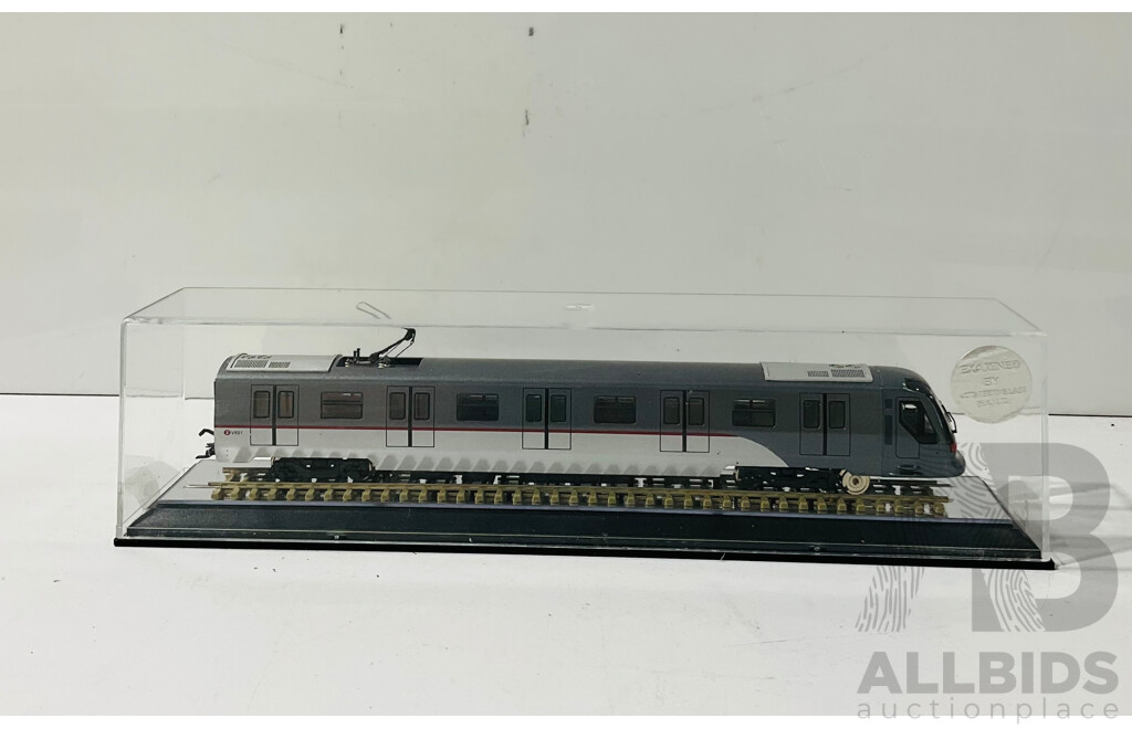 HO Scale Hong Kong MTR Suburban Rail Car in Case