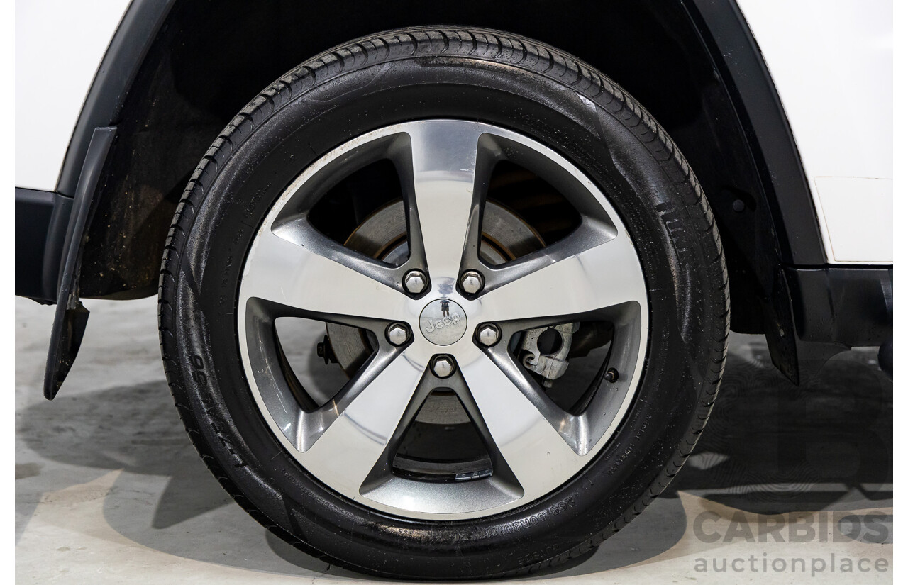 7/2013 Jeep Grand Cherokee Laredo (4x4) WK MY14 4d Wagon Bright White Turbo Diesel 3.0L