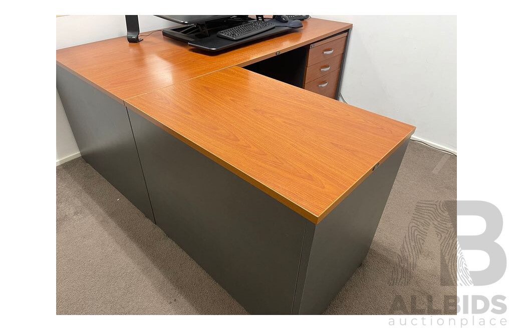 Laminate Corner Desk and 3 Drawer Pedastal Unit