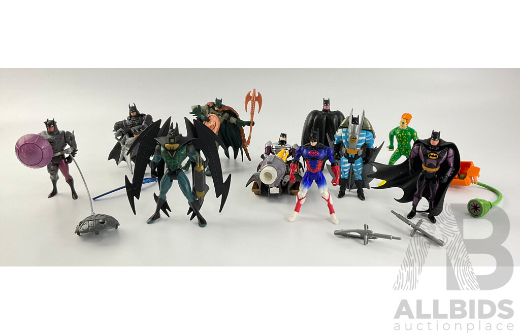 Collection of 1990's Batman Figures Including Future, Air Assault, Snow Tracker, Radar Scope, Lightning Strike, Silver Defender, Total Armour, Viking, Samurai,  'The Riddler' and Vintage Tin Badge