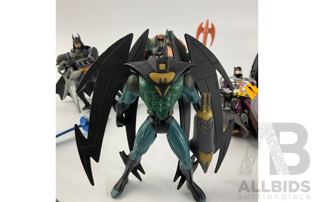 Collection of 1990's Batman Figures Including Future, Air Assault, Snow Tracker, Radar Scope, Lightning Strike, Silver Defender, Total Armour, Viking, Samurai,  'The Riddler' and Vintage Tin Badge