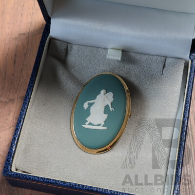 Wedgewood Vintage Green Cameo Brooch, Gold Tone, in Original Presentation Box