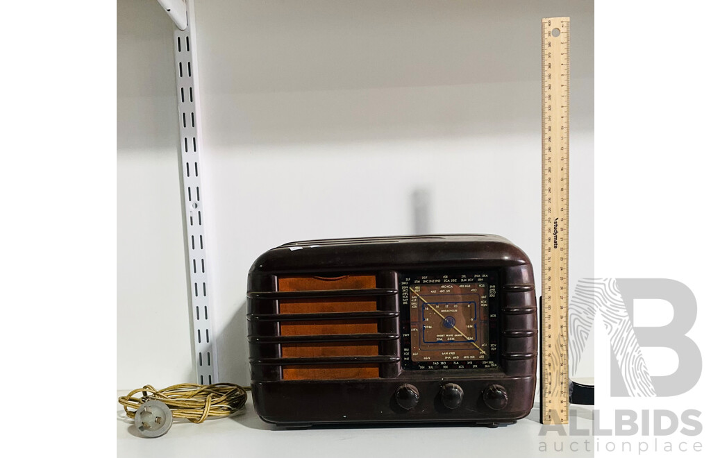 Vintage AWA Model 510 Radio