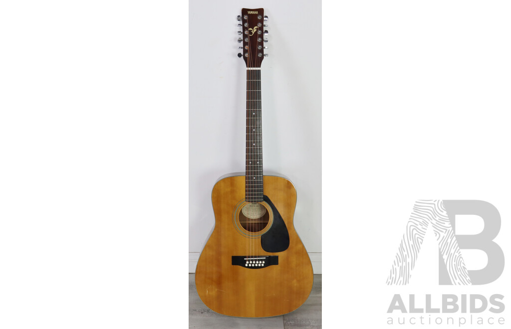 Yamaha 12 String Accoustic Guitar