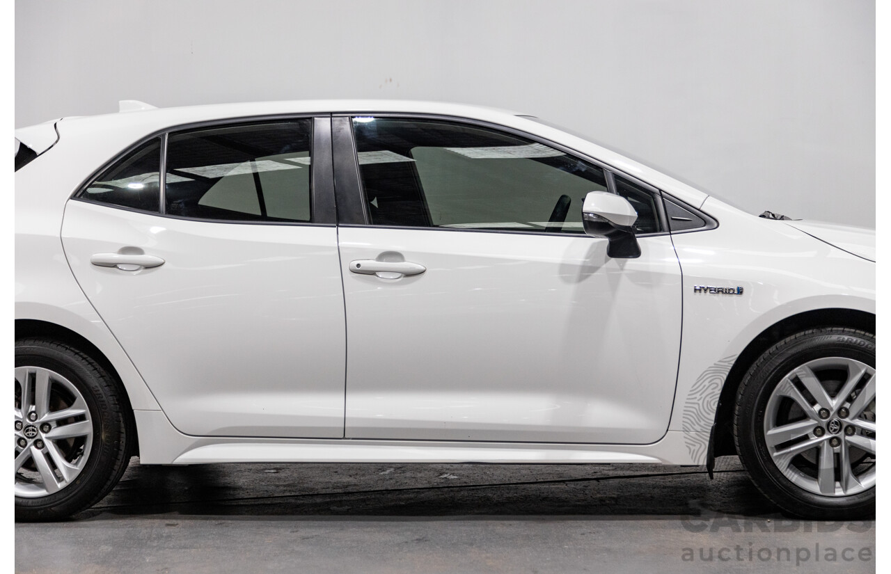 11/2020 Toyota Corolla Ascent Sport Hybrid ZWE211R MY21 4d Hatch White 1.8L / 90kW Hybrid