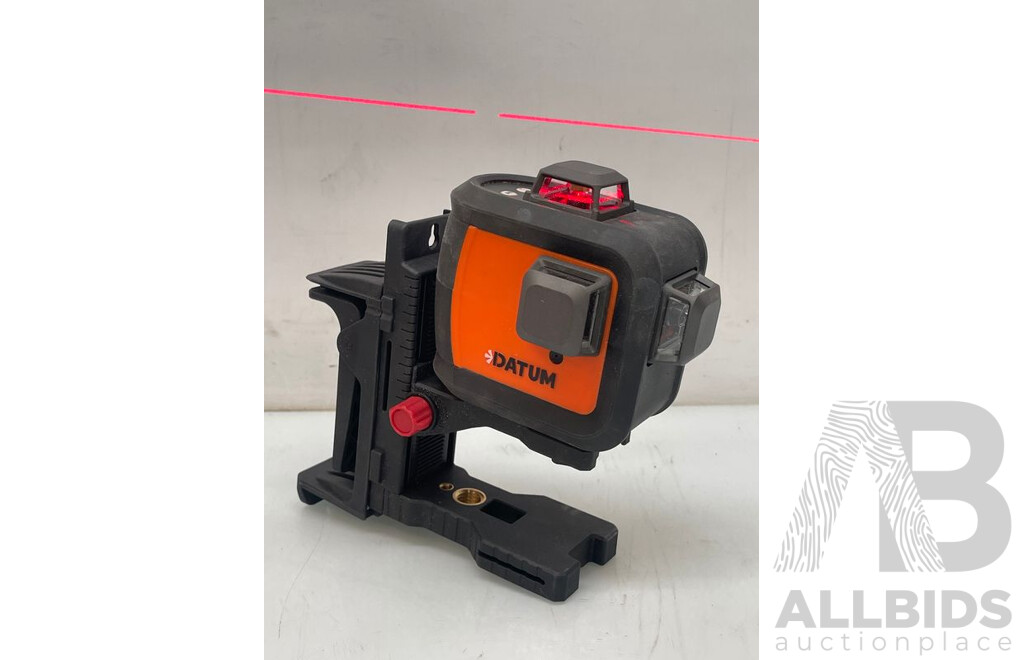 Datum 3 X 360° Multi Line Laser Level