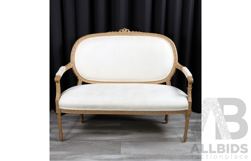French Style Medallion Back Two Seater Bedroom Settee