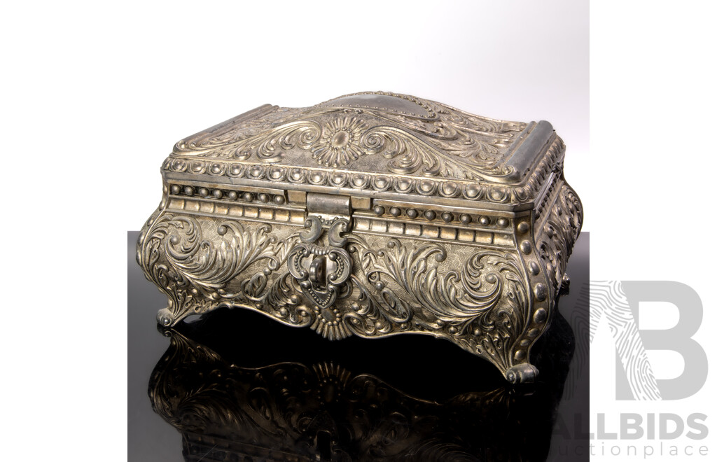 Roccoco-esque Metal Jewellery Lidded Casket with Lift Out Tray