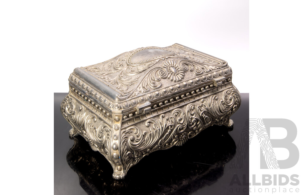 Roccoco-esque Metal Jewellery Lidded Casket with Lift Out Tray