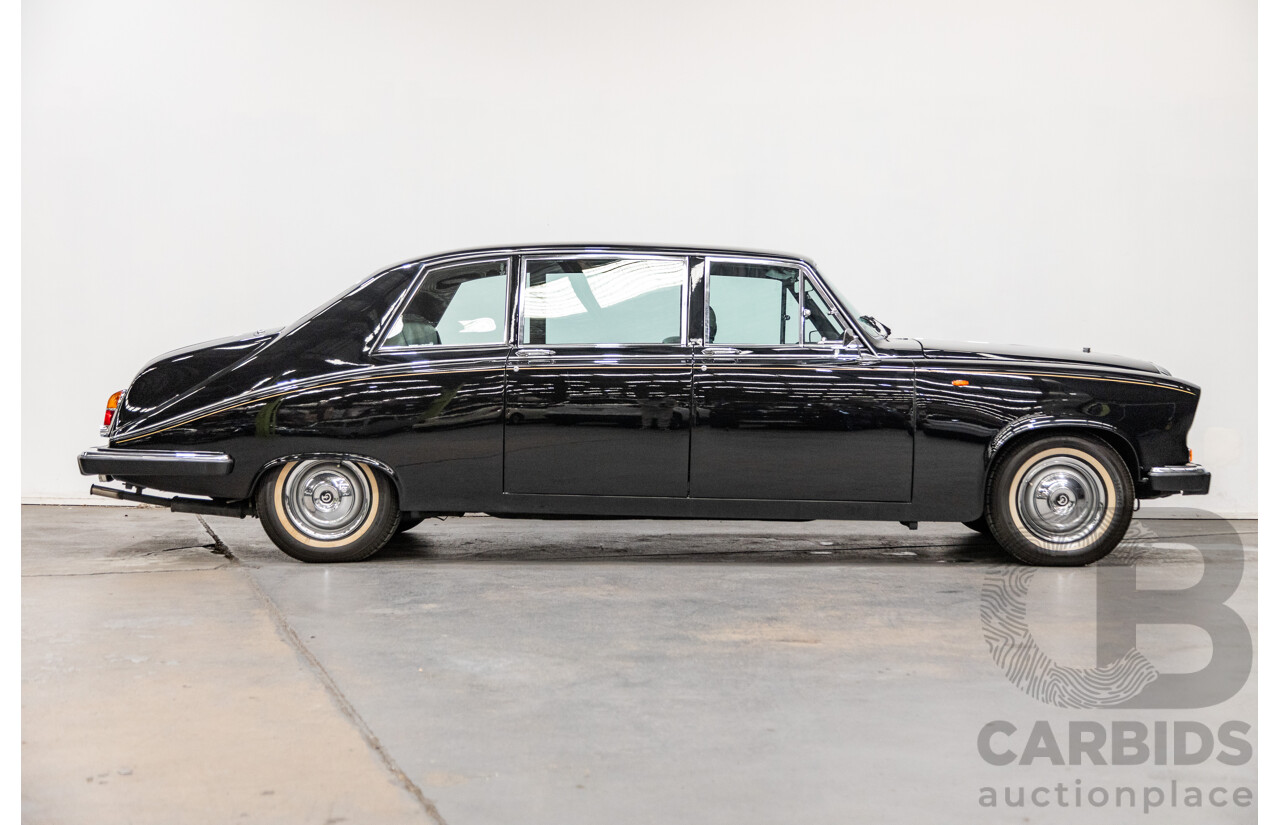 12/1988 Daimler DS420 4d Limousine Black w Gold Stripe 4.2L - 7 Seater