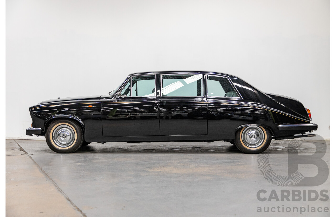 12/1988 Daimler DS420 4d Limousine Black w Gold Stripe 4.2L - 7 Seater