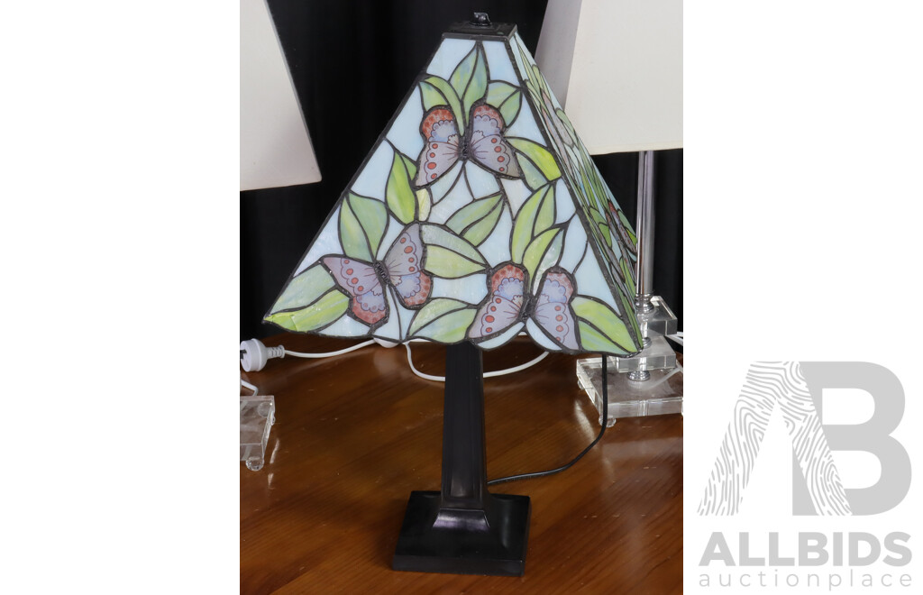 Tiffany Style Table Lamp with Two Modern Examples