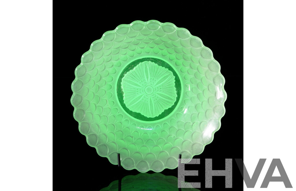 Uranium Glass Dish with Scale Pattern to Sides