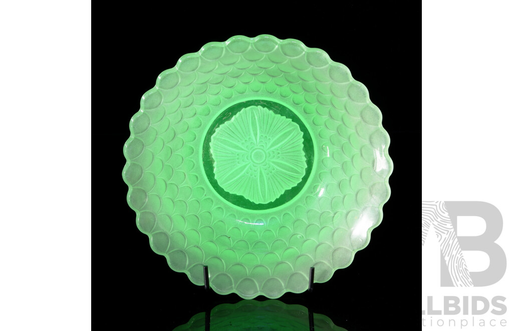 Uranium Glass Dish with Scale Pattern to Sides