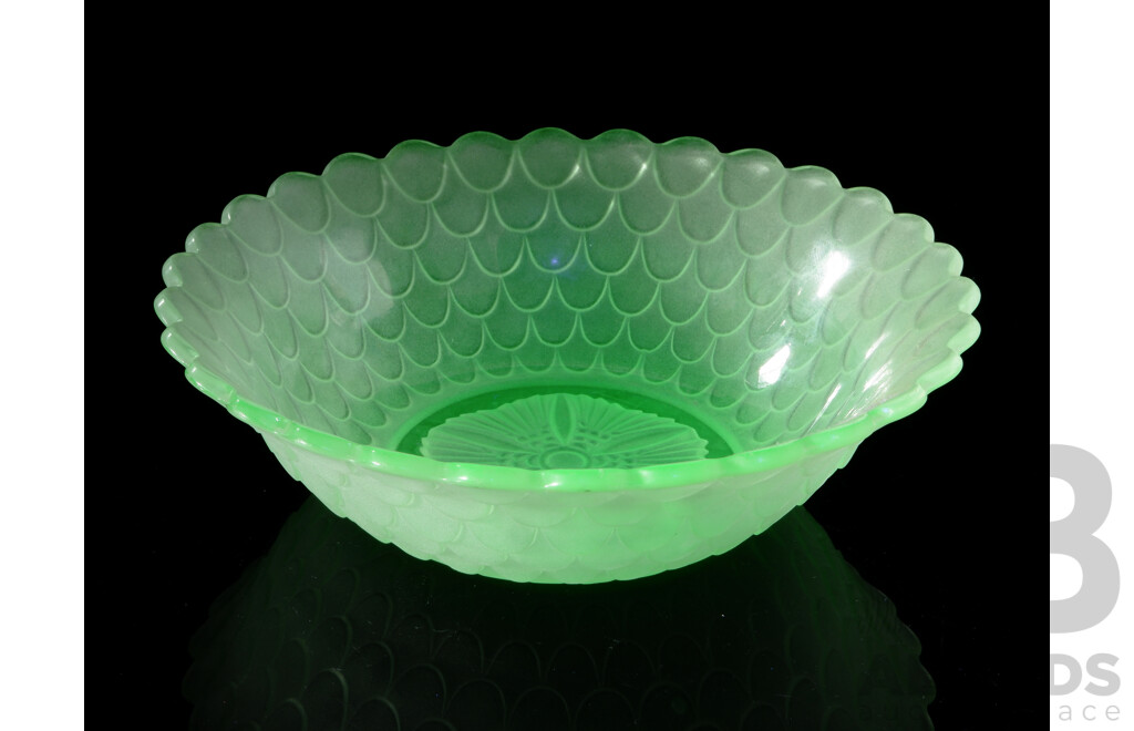 Uranium Glass Dish with Scale Pattern to Sides